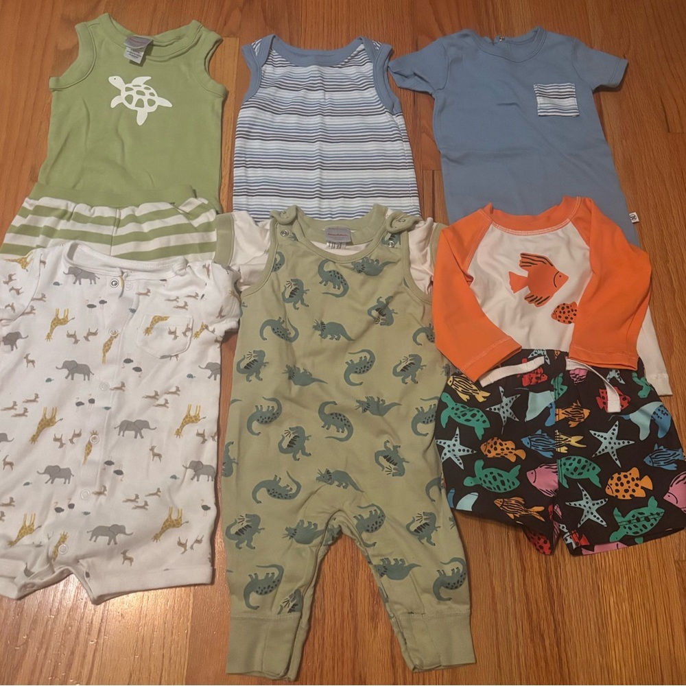 Mostly #HannaAndersson, #Honest and #Carter’s 3-6 month summer bundle! Like new!